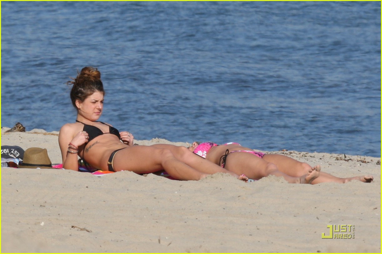 shenae grimes jessica lowndes beach bikini 14