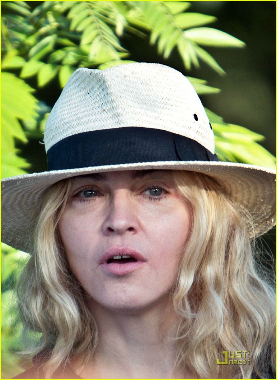 madonna marches to malawi 241820901
