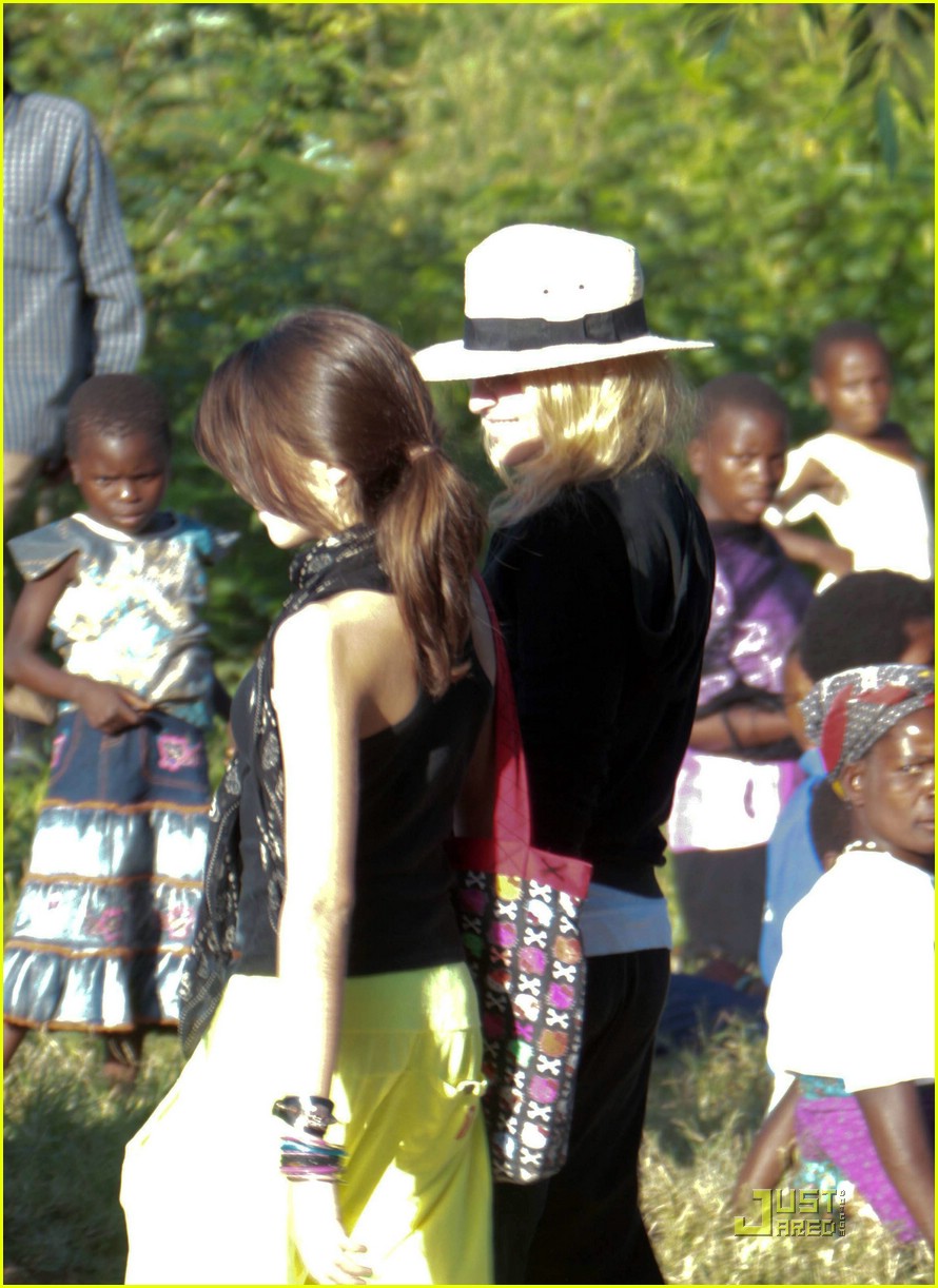 madonna marches to malawi 251820911