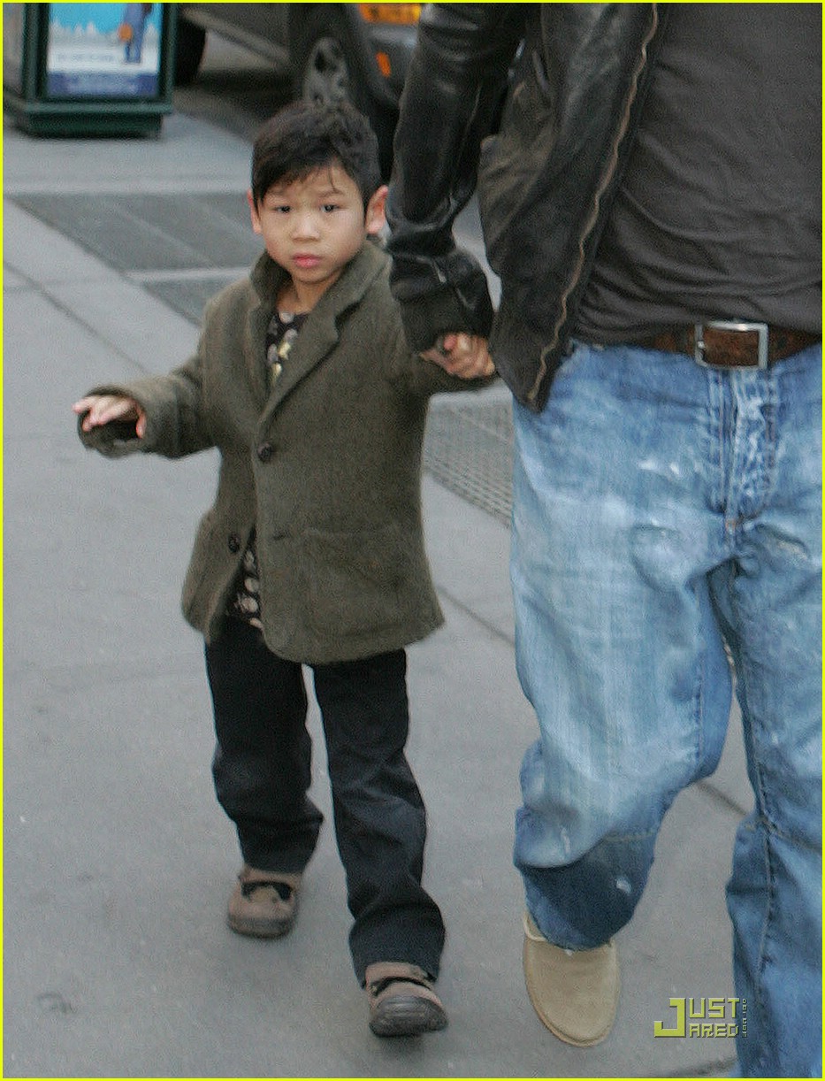 Brad & The Boys Blast Off to Mars Photo 1788941 Angelina Jolie, Brad(02)