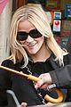 reese witherspoon jake gyllenhaal cafe de flore 25