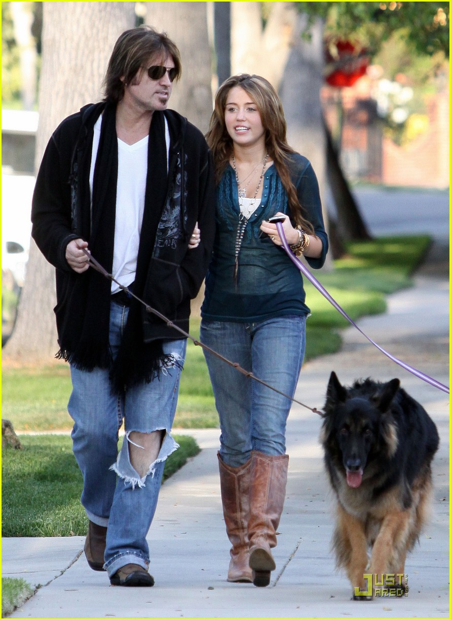 miley cyrus billy ray dogs 061849761