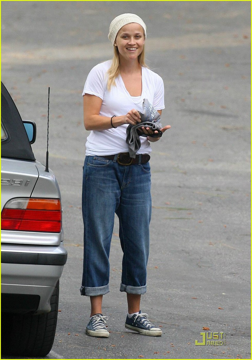 reese witherspoon beanie 011874061