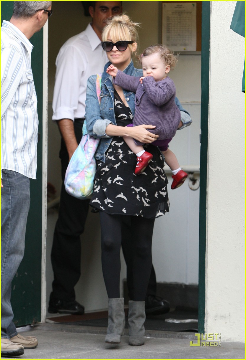Nicole Richie Has a Lovely Lunch Photo 1886721 Celebrity Babies(01)