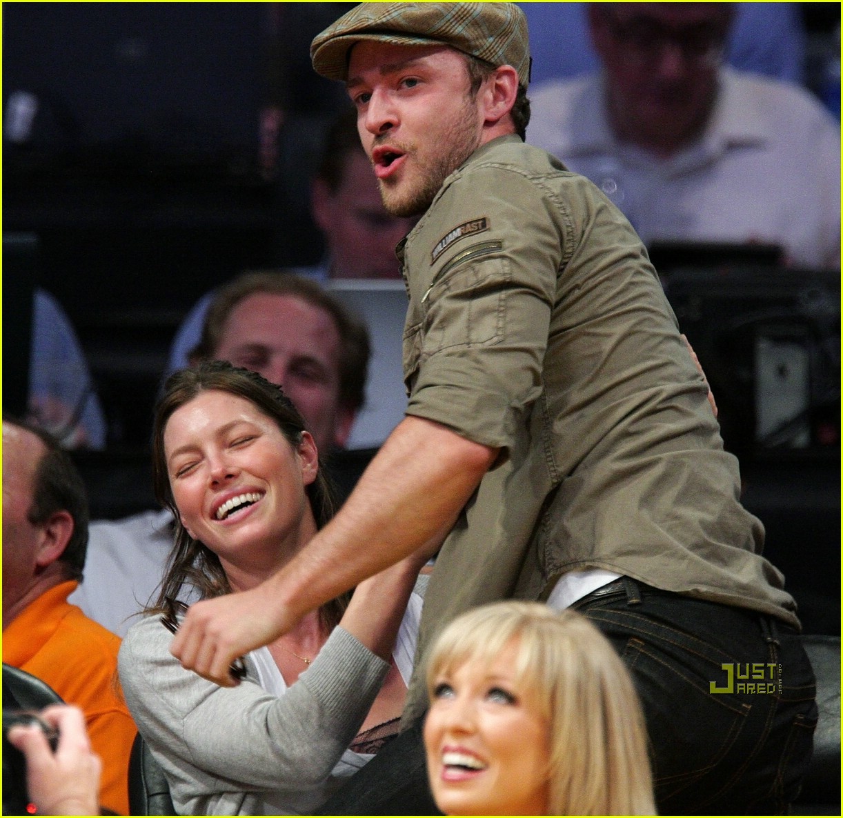 Justin Timberlake & Jessica Biel Kissing Camera Couple! Photo 1872601
