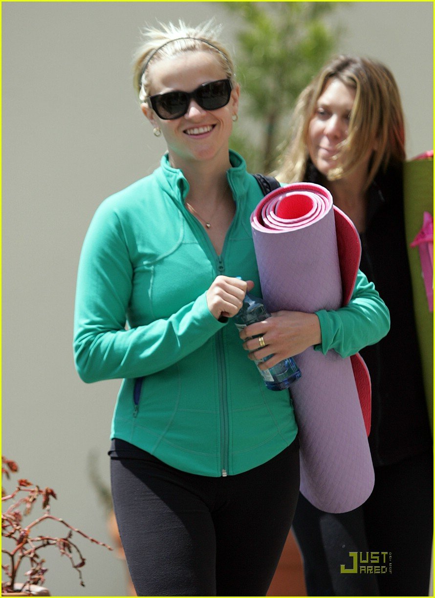 reese witherspoon maha yoga 06