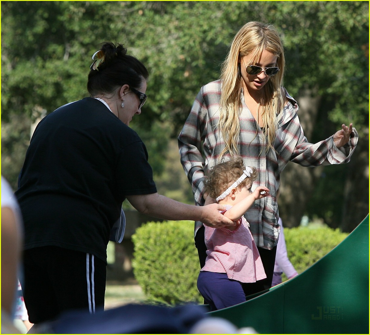 Nicole Richie Expecting A Boy? Photo 1917291 Celebrity Babies(02)