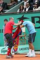 roger federer attacked at french open 06