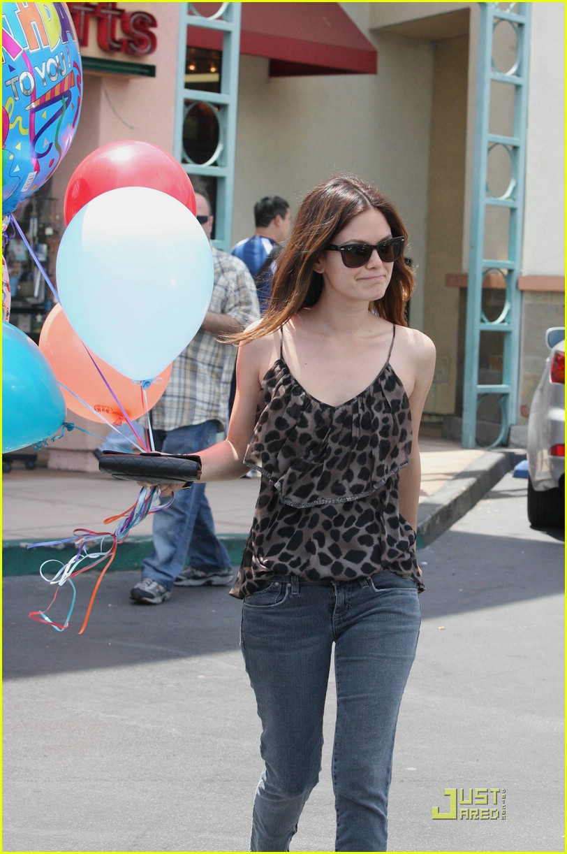 Photo: rachel bilson birthday balloons 15 | Photo 2076401 | Just Jared