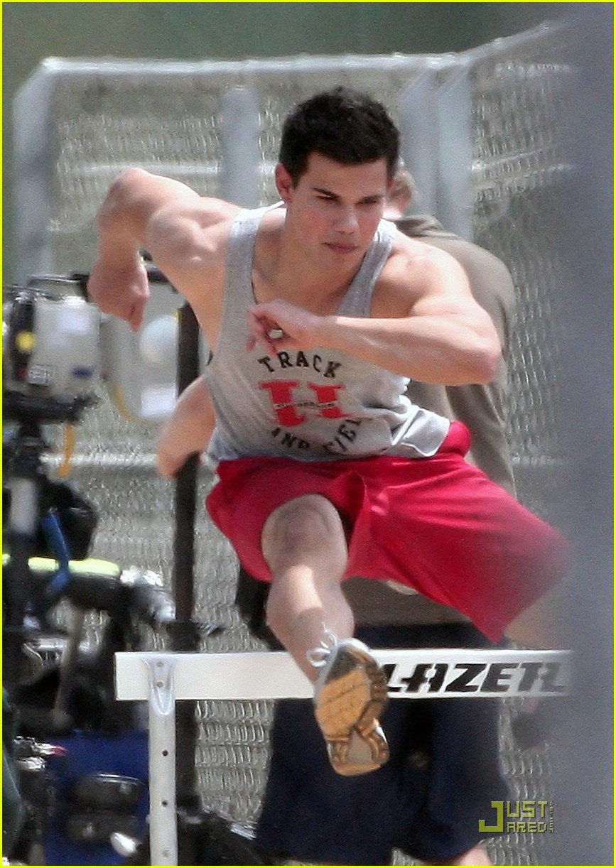 taylor lautner taylor swift valentines day 09