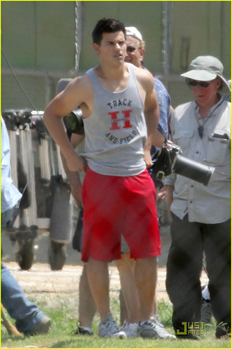 taylor lautner taylor swift valentines day 292090092
