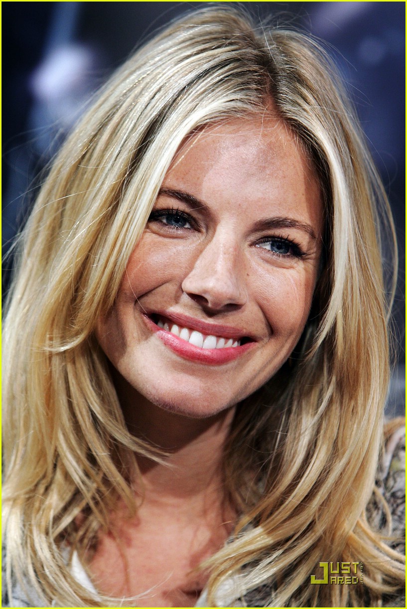 sienna miller rise of the press conference 18