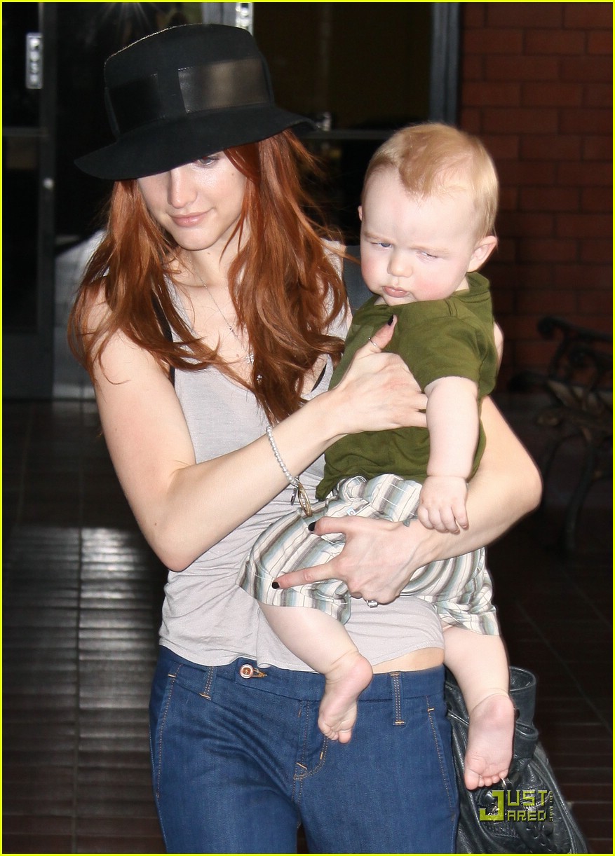 ashlee simpson baby play date 102072892