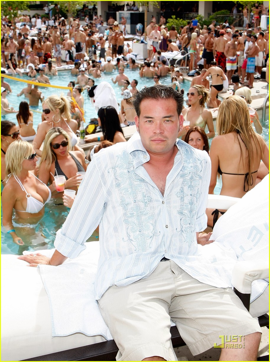 Jon Gosselin Pool Party Success! Photo 2170792 Jon & Kate Plus 8(00)