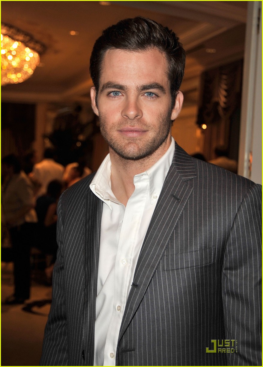 chris pine hollywood foreign press luncheon 192123332