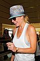 leann rimes lands at the airport 03