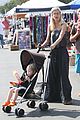 tori spelling frequents the flea market 19