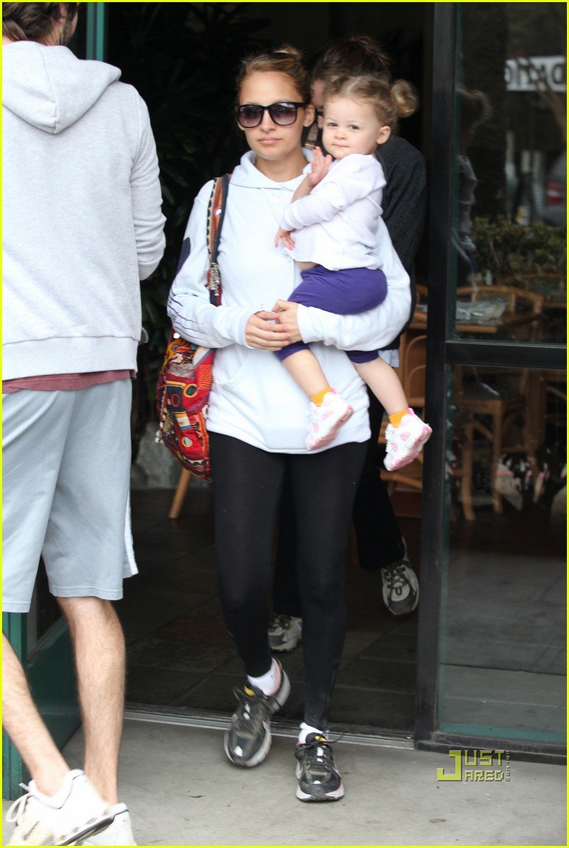 Nicole Richie Breakfast Baby Harlow Madden! Photo 2279612 Celebrity