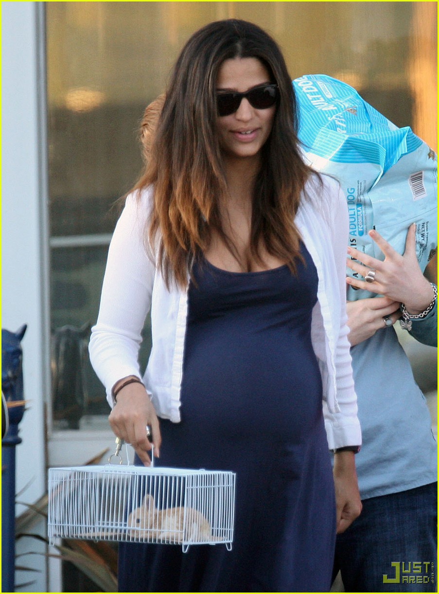 Camila Alves Brings Home A Bunny Photo 2330392 Camila Alves(01)