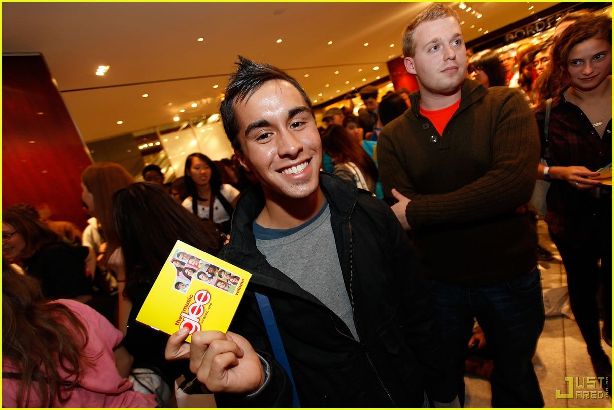 glee cast autograph signings 38