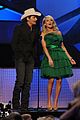 carrie underwood hosts the 2009 cmas 03