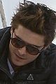 zac efron plays with dogs aspen 13