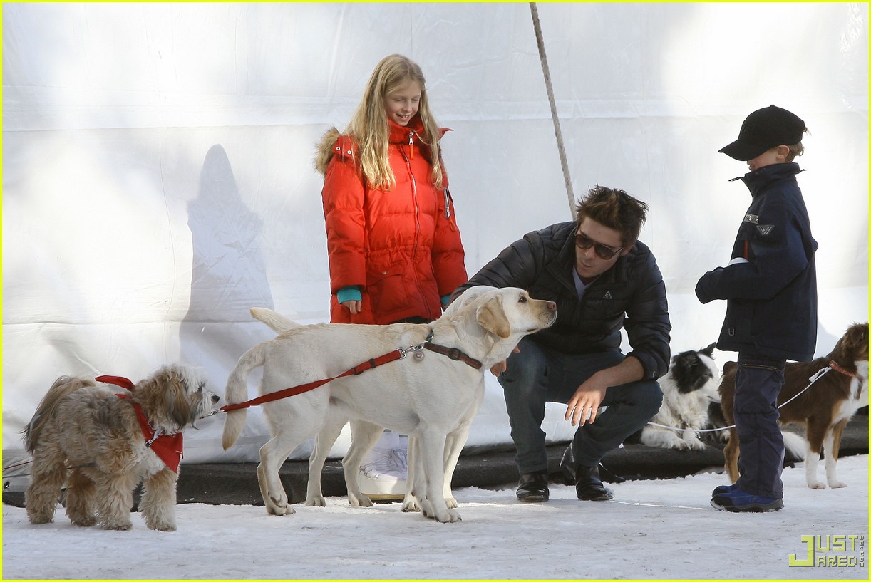 zac efron plays with dogs aspen 17