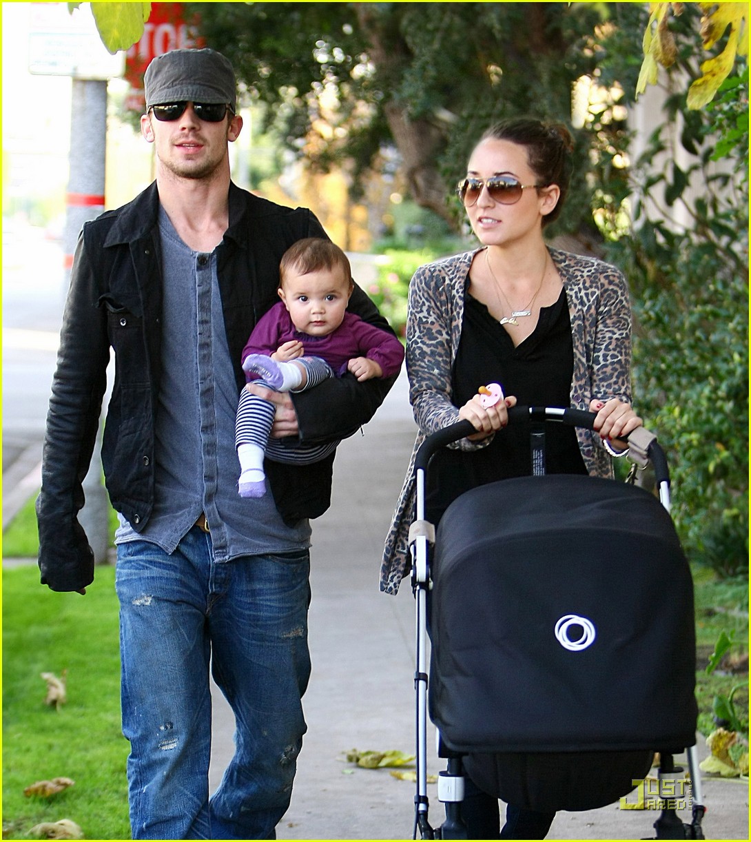 cam gigandet everleigh smiles sweetly 012402535