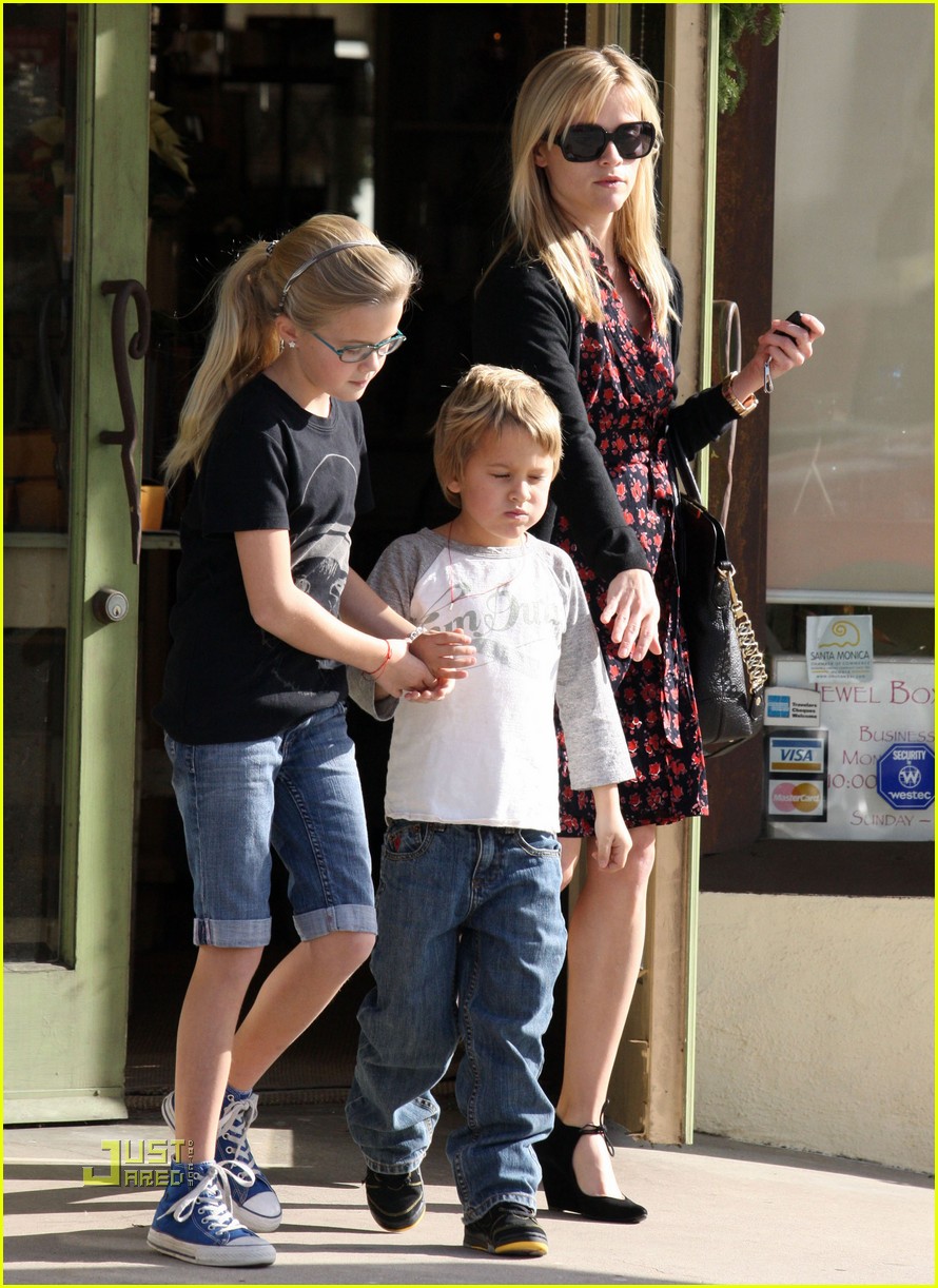reese witherspoon jenny becs toy store 042402783
