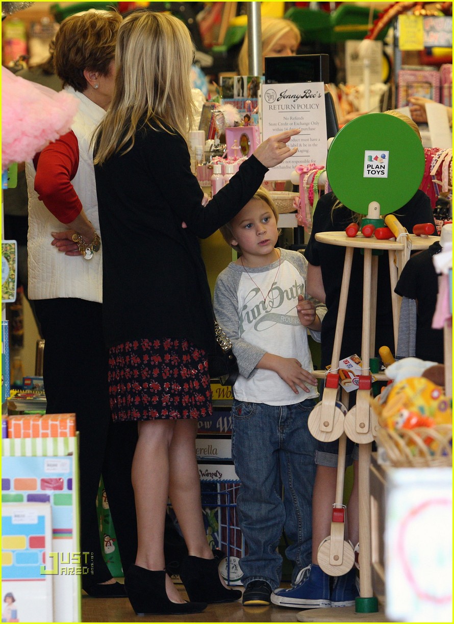 reese witherspoon jenny becs toy store 102402789