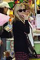 reese witherspoon jenny becs toy store 09