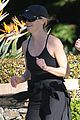 reese witherspoon jogging with friends nike outfit 09