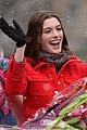 anne hathaway hasty pudding parade 02