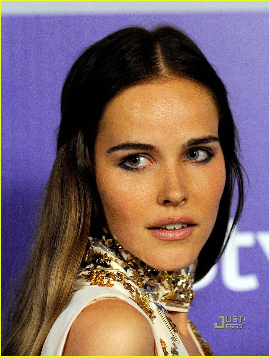 isabel lucas instyle 2010 golden globes after party 042409627