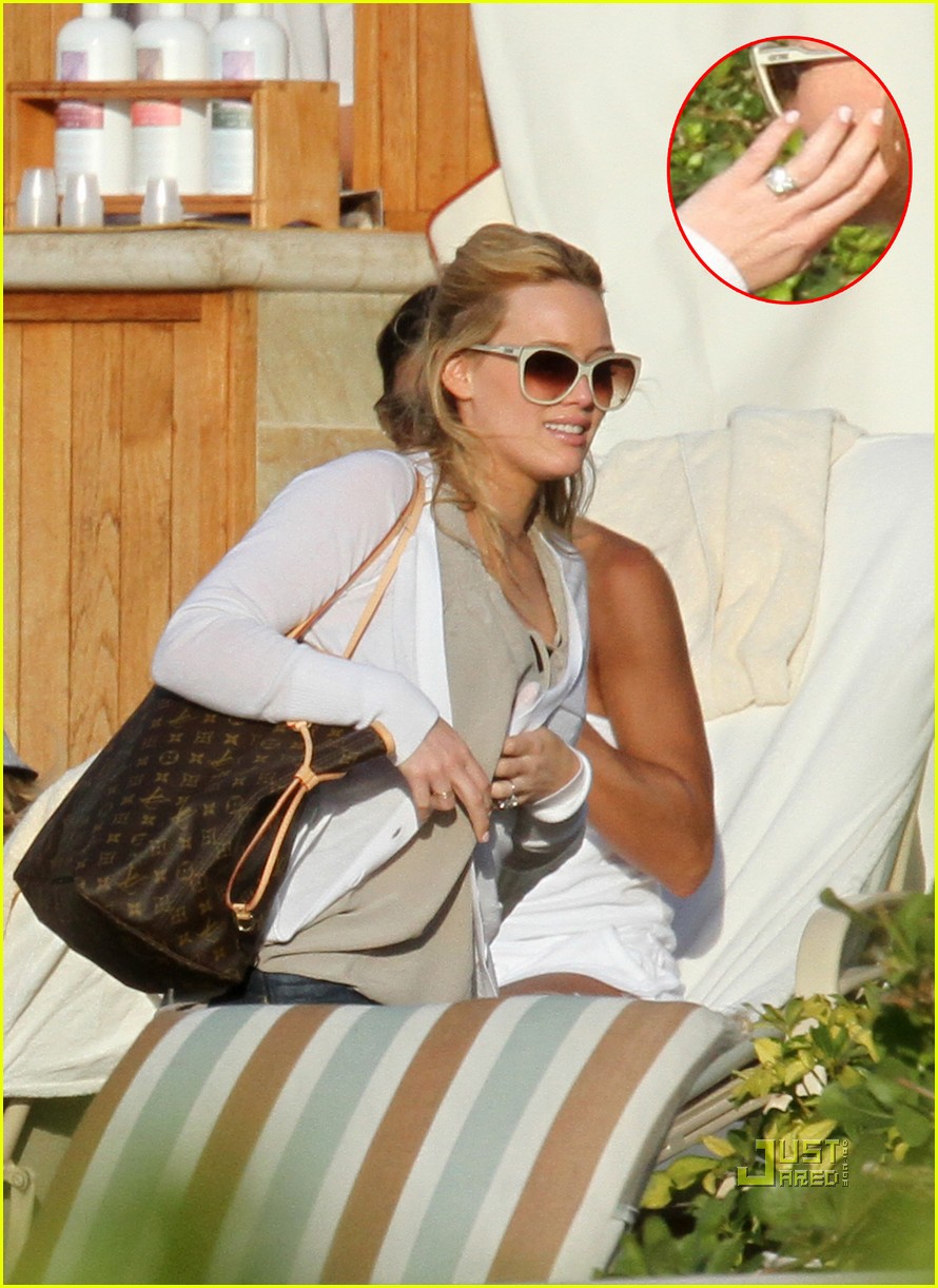 Hilary Duff Flashes Her Wedding Ring!