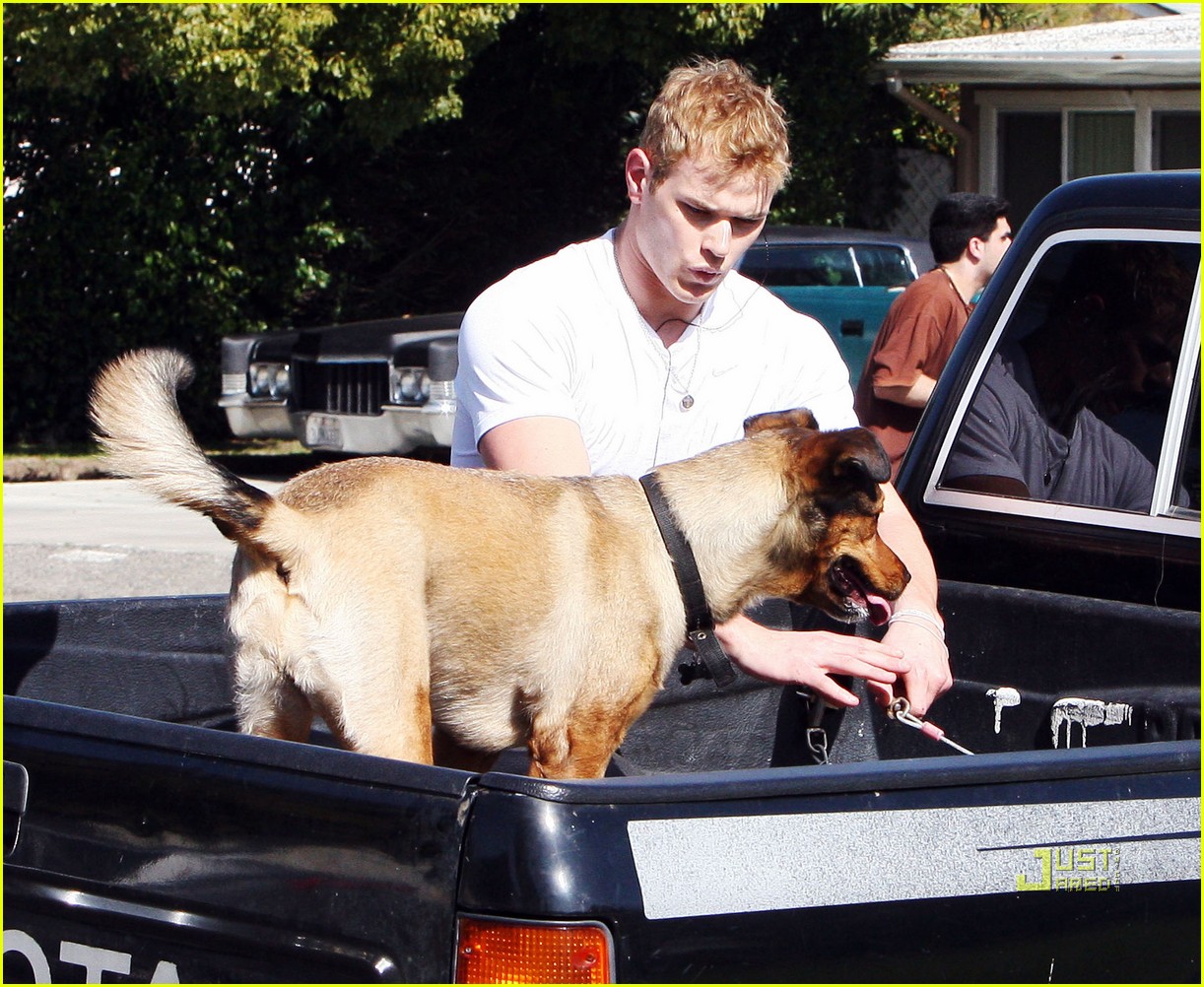 Kellan Lutz Brings His Pups to the Park Photo 2427362 Kellan Lutz