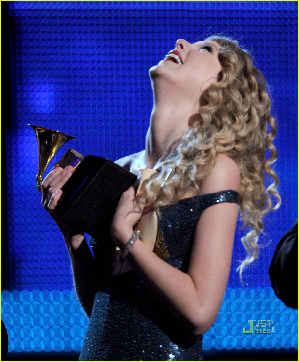 taylor swift fearless wins album of the year grammy 01