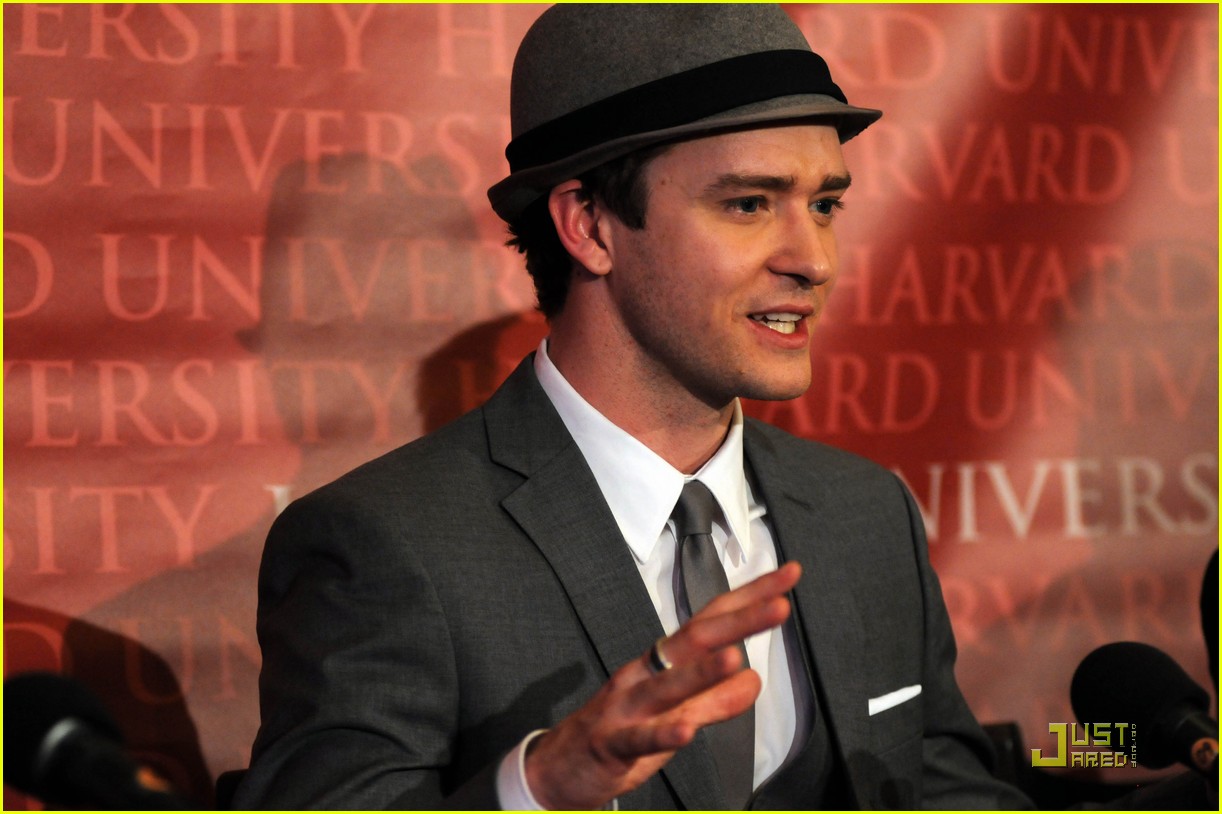 Justin Timberlake Hasty Pudding Pot Man Of The Year Photo 2425744