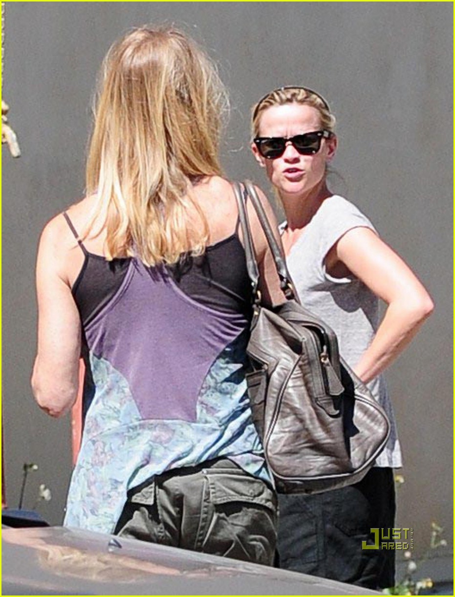 reese witherspoon brentwood county mart 022435157