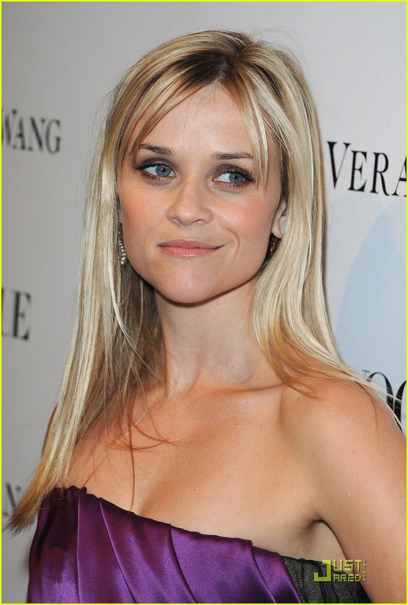 reese witherspoon views vera wang 132431602