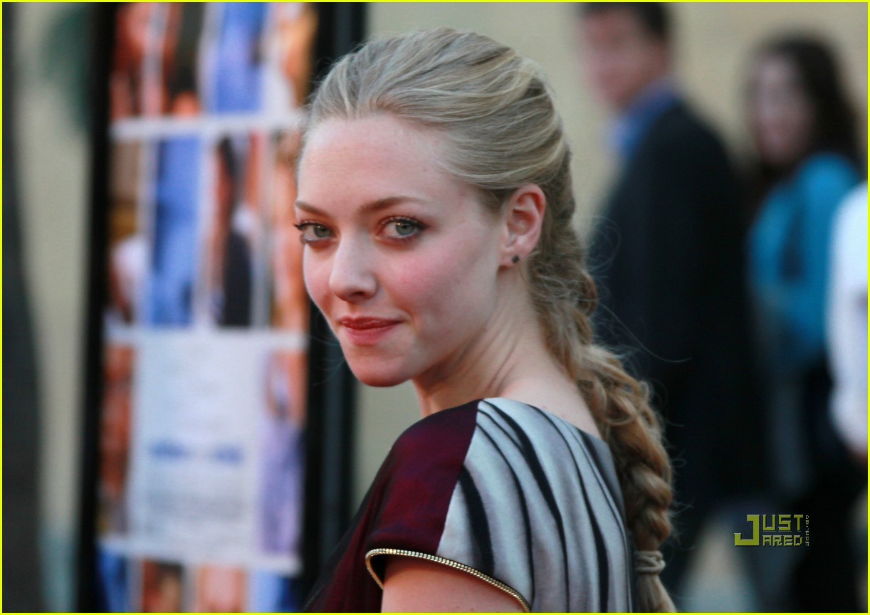 amanda seyfried mother and child premiere 092444131