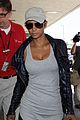 halle berry lax airport 03