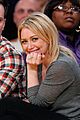hilary duff mike comrie courtside couple 01