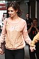 tom cruise katie holmes holding hands nyc 08