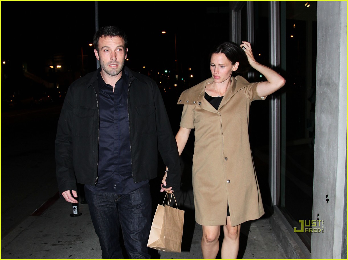 Ben Affleck & Jennifer Garner Anniversary Dinner! Photo 2462788 Ben(02)