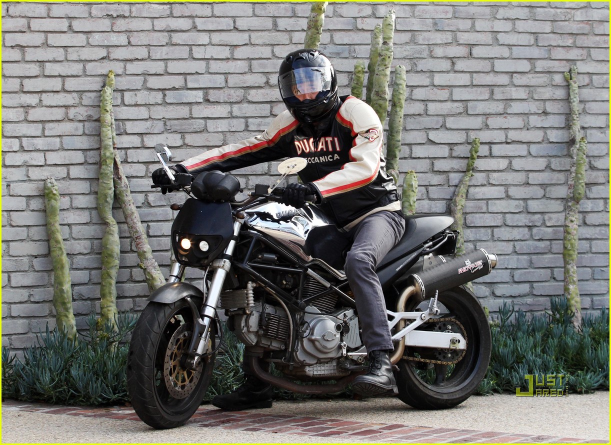 January Jones & Adrien Brody Memorial Day Date Photo 2455292 Adrien