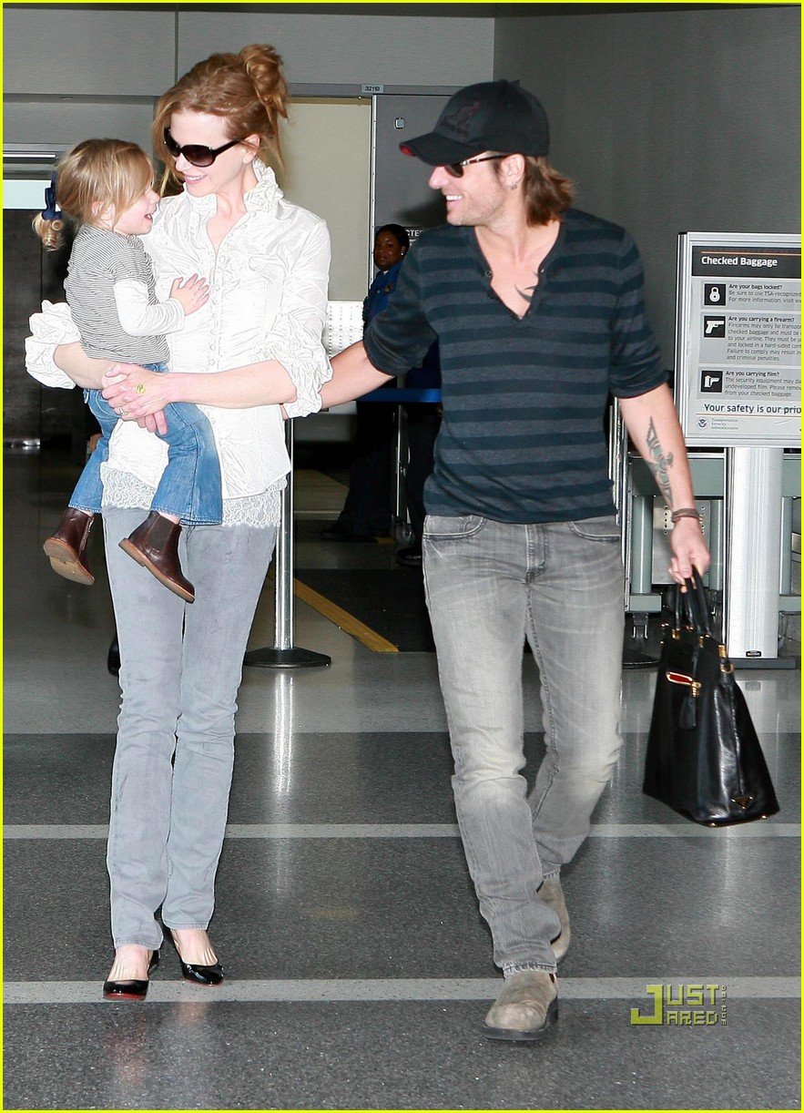 Nicole Kidman Birthday & Father's Day with the Whole Family! Photo