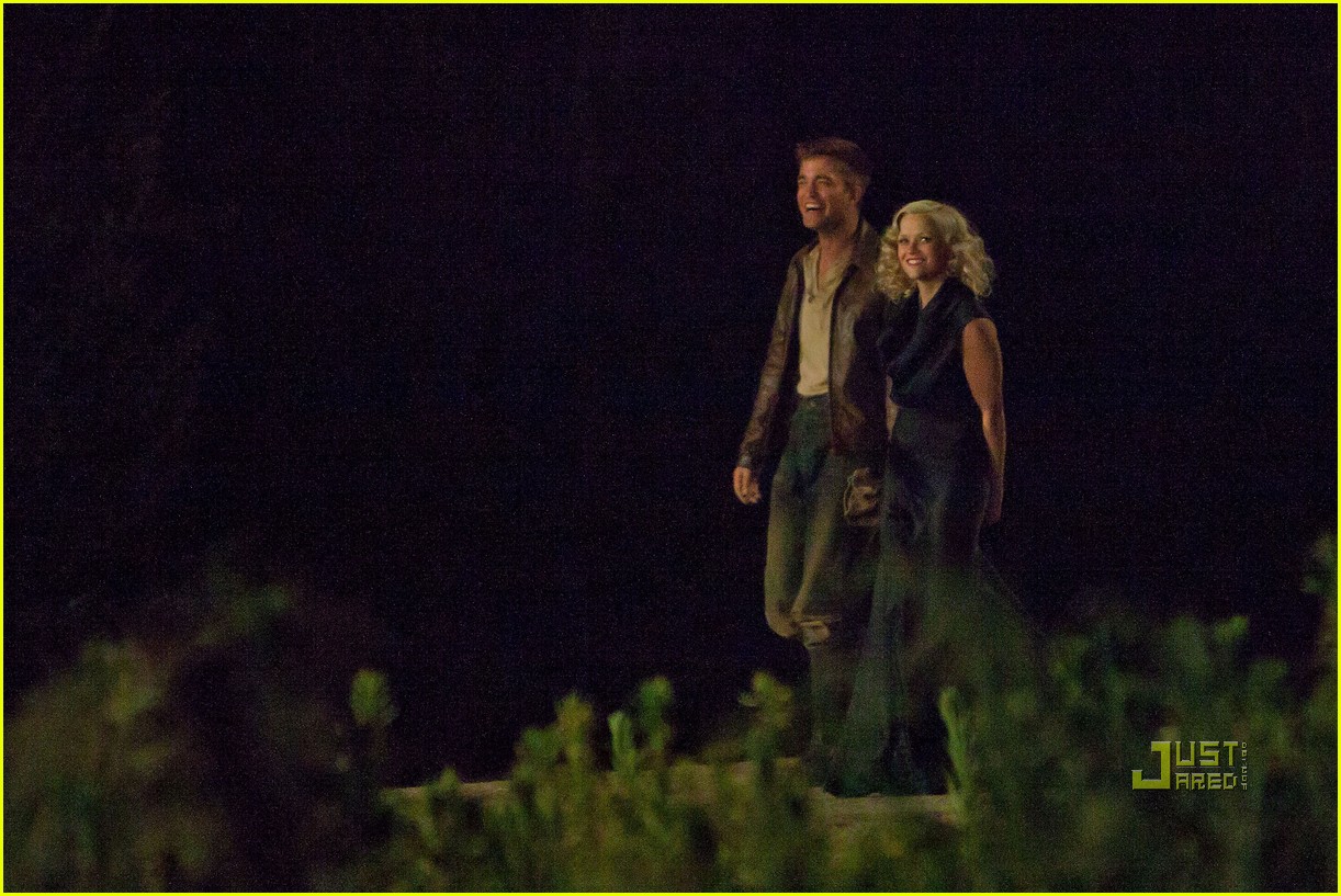 robert pattinson reese witherspoon water for elephants night shoot 062458702
