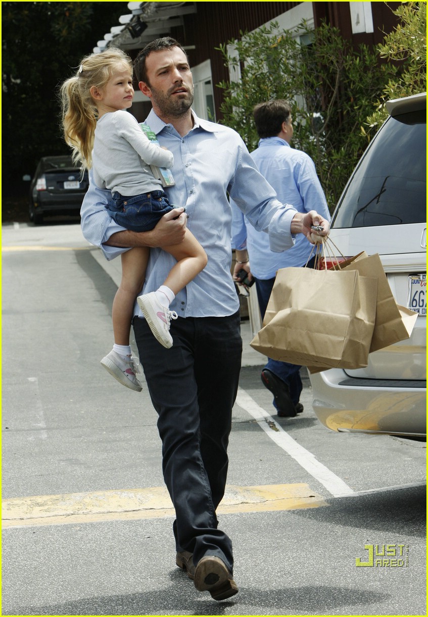 Violet & Seraphina Affleck Sister Time! Photo 2458460 Ben Affleck(02)