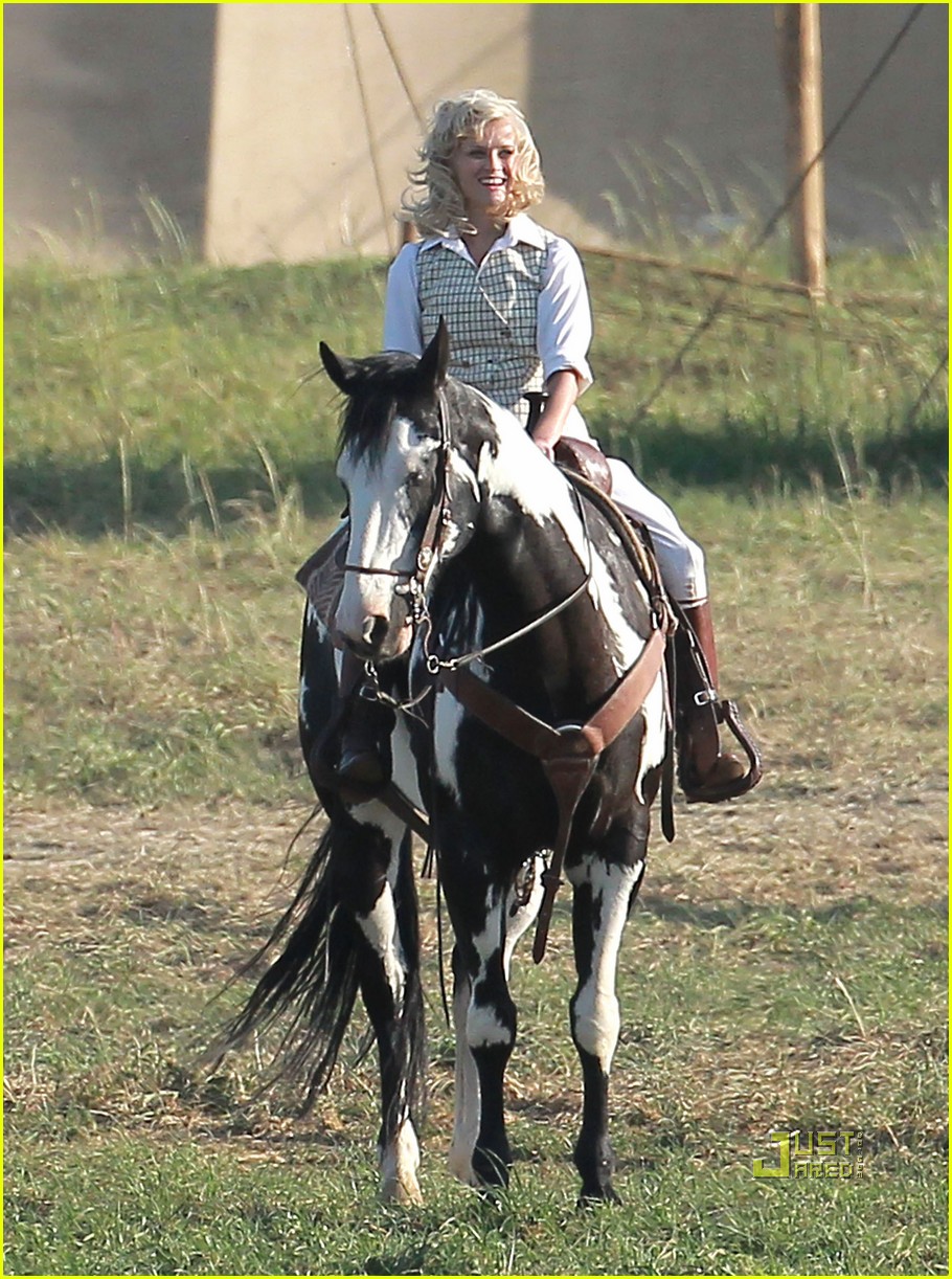 reese witherspoon horseback riding water for elephants 122460582